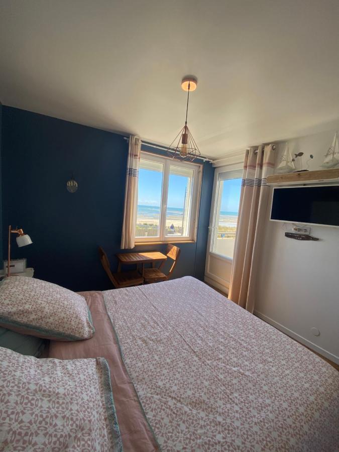 Chambre D'Hotes "Lumiere Du Cap" Vue Mer バルヌヴィル・カルトゥレ エクステリア 写真
