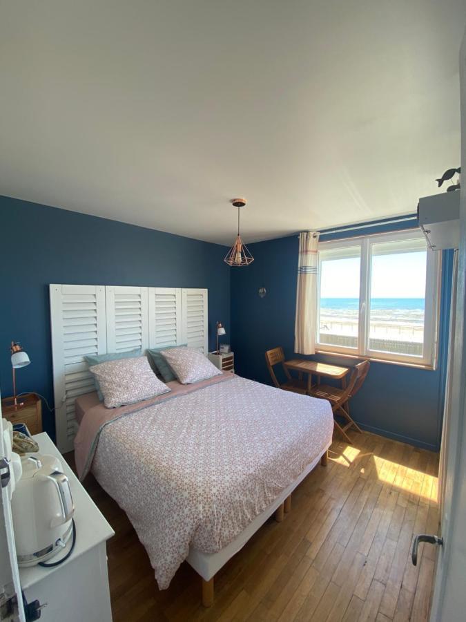 Chambre D'Hotes "Lumiere Du Cap" Vue Mer バルヌヴィル・カルトゥレ エクステリア 写真
